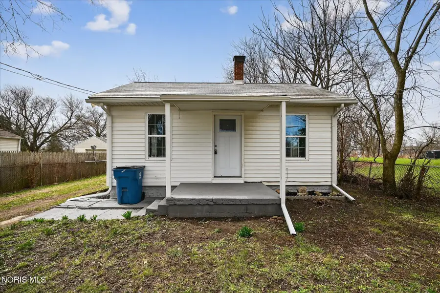 1060 Patchen Road, Oregon, OH 43616 - #3