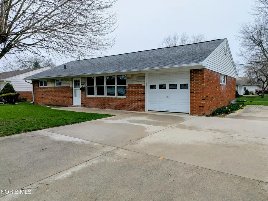 300 Degroff Avenue, Archbold, OH 43502 - #2