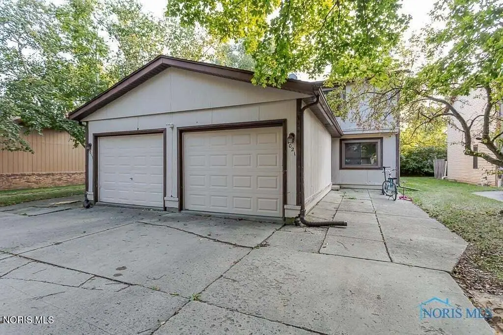 1021 Valley Side Drive, Maumee, OH 43537 - #1