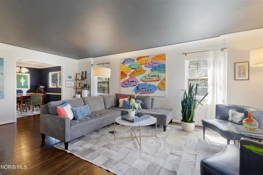 3002 Pembroke Road, Ottawa Hills, OH 43606 - #2