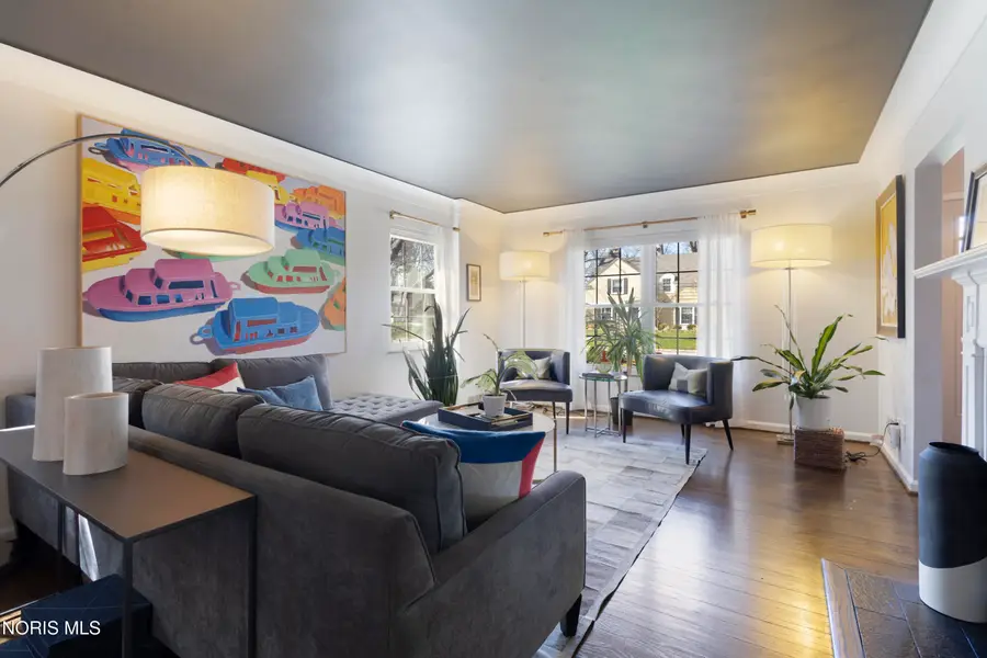 3002 Pembroke Road, Ottawa Hills, OH 43606 - #3