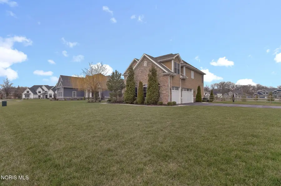 4201 Thornbury Court, Perrysburg, OH 43551 - #2