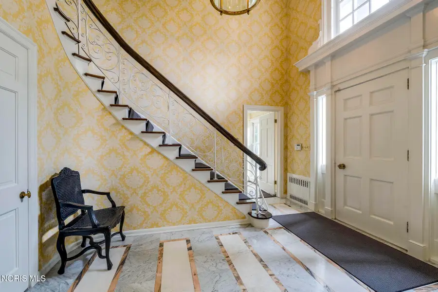 3000 Valley View Drive, Ottawa Hills, OH 43615 - #3