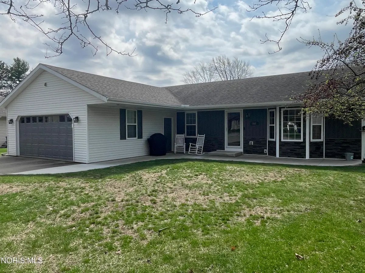 207 Stauffer Drive, Edgerton, OH 43517 - #1