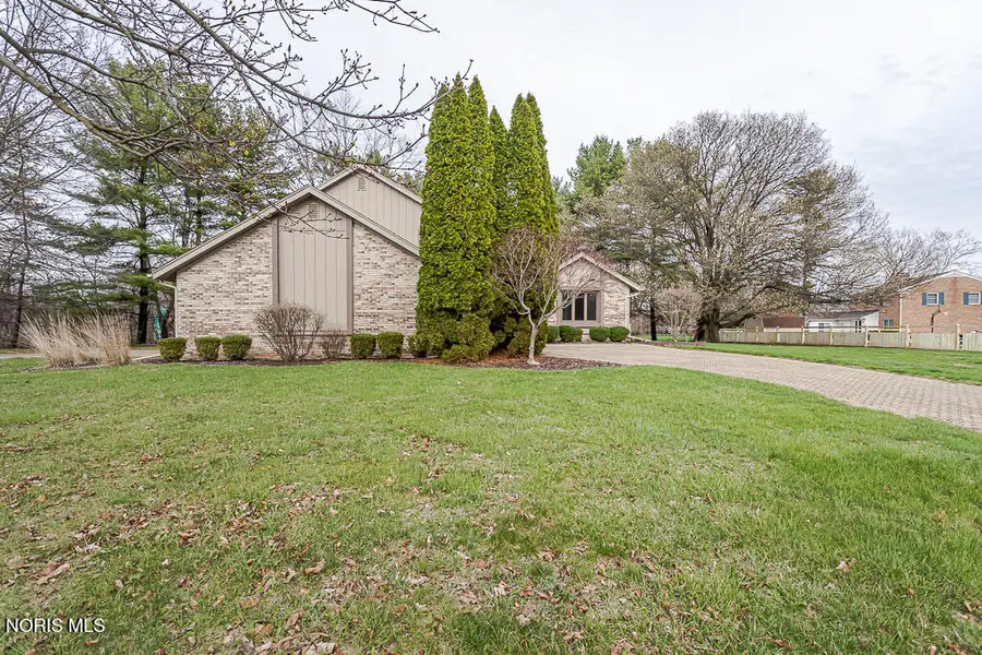 738 Kumler Drive, Maumee, OH 43537 - #3