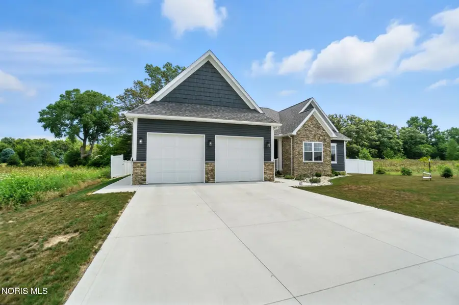 3823 Bearcat Way, Findlay, OH 45840 - #2