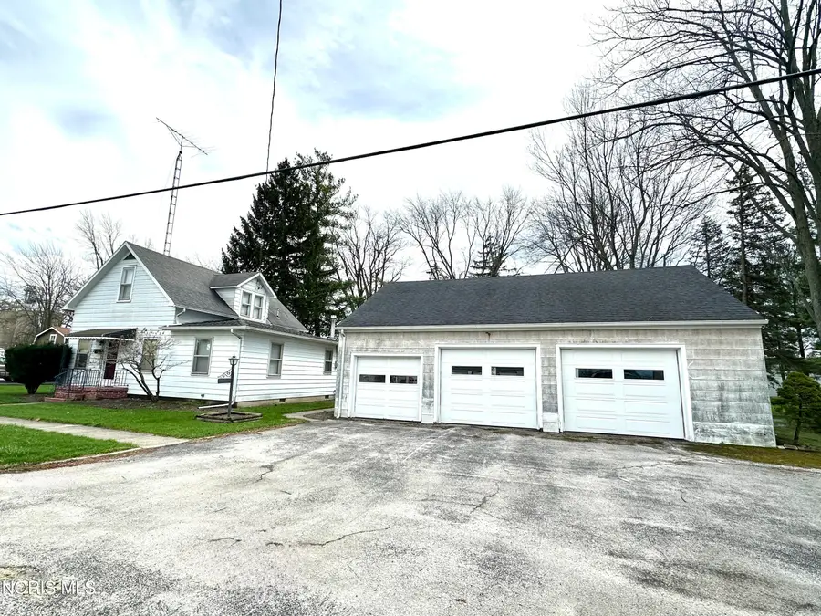 121 W Broad Street, Oak Harbor, OH 43449 - #2