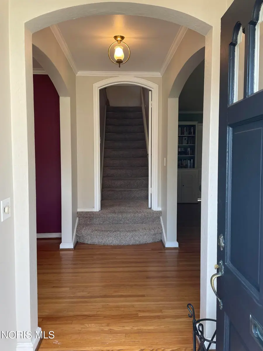 3316 Grimsby Place, Ottawa Hills, OH 43606 - #2