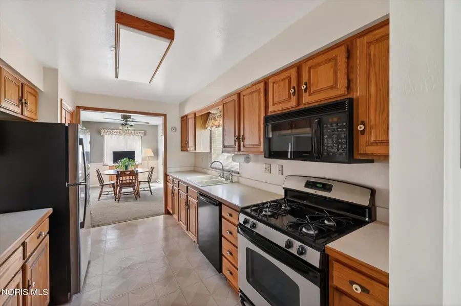 640 Northfield Drive, Maumee, OH 43537 - #3