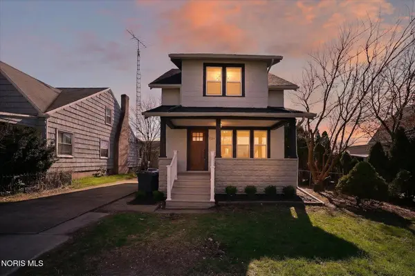 1130 Earlwood Avenue, Oregon, OH 43616