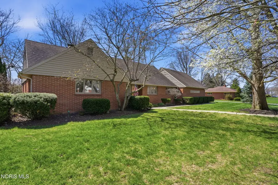 411 Orchard Lane, Findlay, OH 45840 - #2