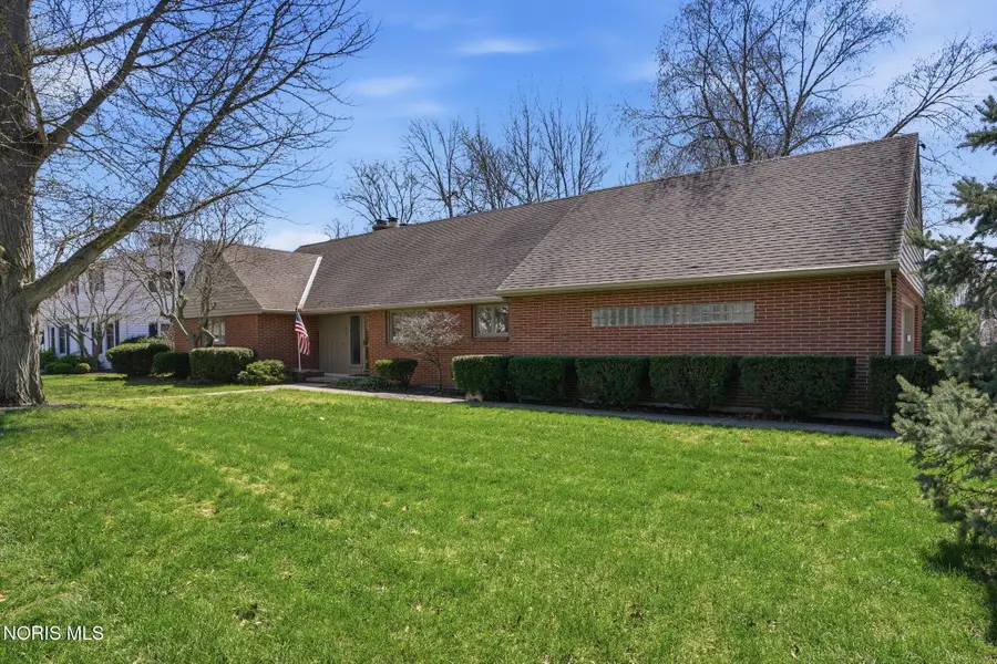 411 Orchard Lane, Findlay, OH 45840 - #3