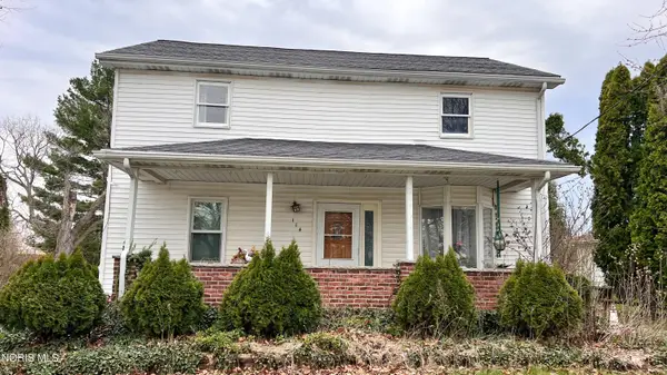 114 S Adrian Street, Lyons, OH 43533