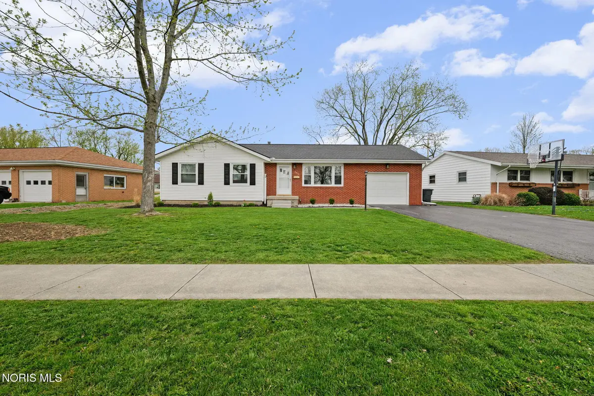 2418 Hollybrook Drive, Findlay, OH 45840 - #1