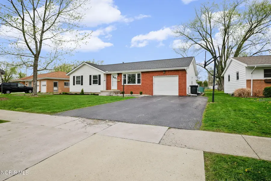 2418 Hollybrook Drive, Findlay, OH 45840 - #2