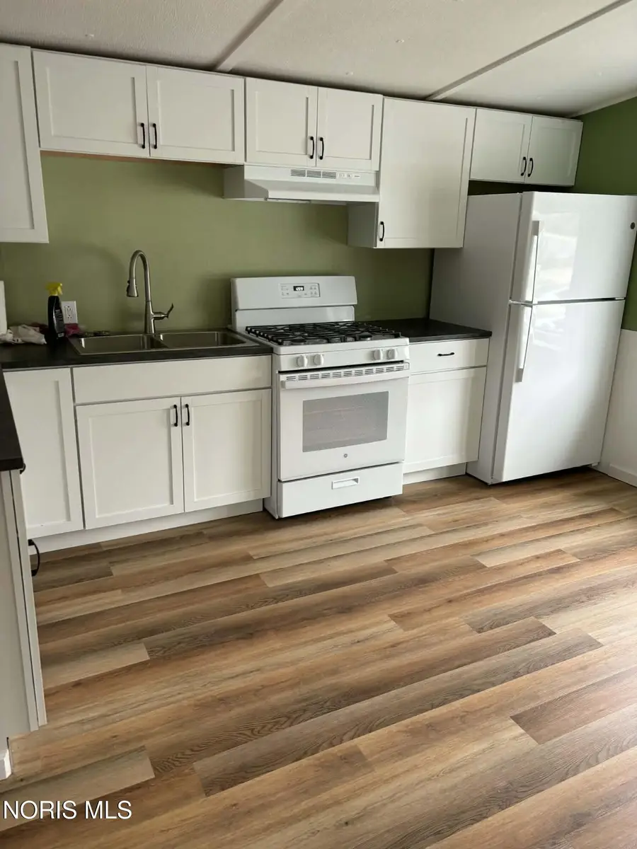 1406 Huntington Drive, Findlay, OH 45840 - #2