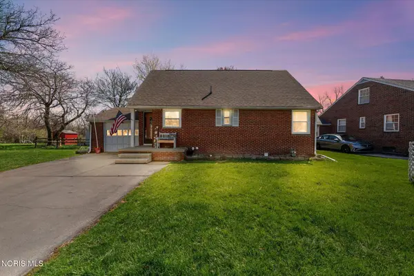 411 Hillside Drive, Rossford, OH 43460