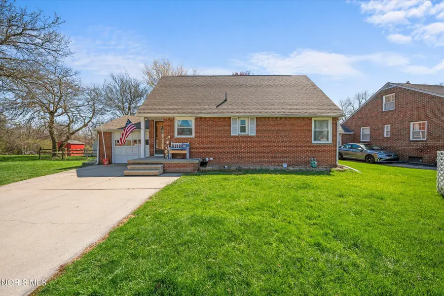 411 Hillside Drive, Rossford, OH 43460 - #3