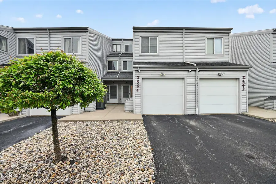 2564 W Village Drive, Toledo, OH 43614 - #3