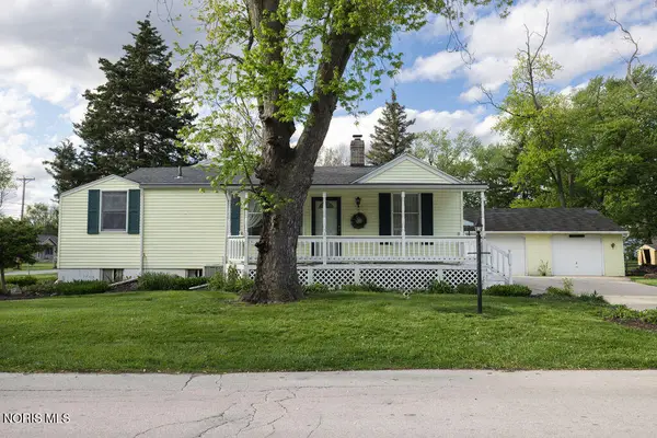 1817 Rhode Island Road, Holland, OH 43528