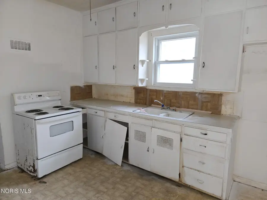 328 White Street, Toledo, OH 43605 - #2