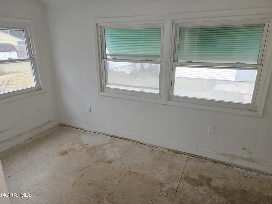 328 White Street, Toledo, OH 43605 - #3