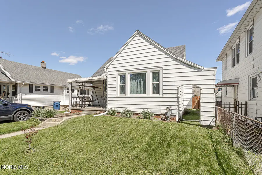 4216 Caroline Avenue, Toledo, OH 43612 - #3
