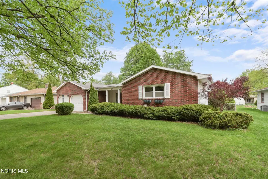 516 Lorraine Avenue, Bowling Green, OH 43402 - #3