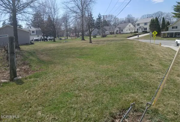 Wales Road, Rossford, OH 43460