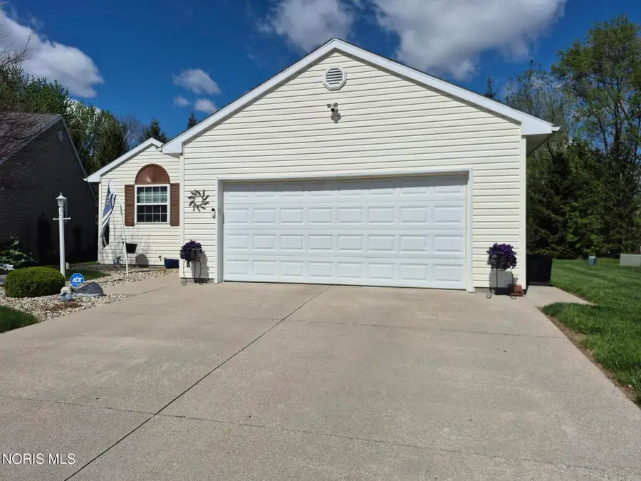 1104 Countryside Drive, Findlay, OH 45840 - #2