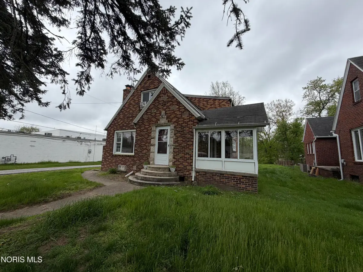 4705 W Bancroft Street, Toledo, OH 43615 - #1