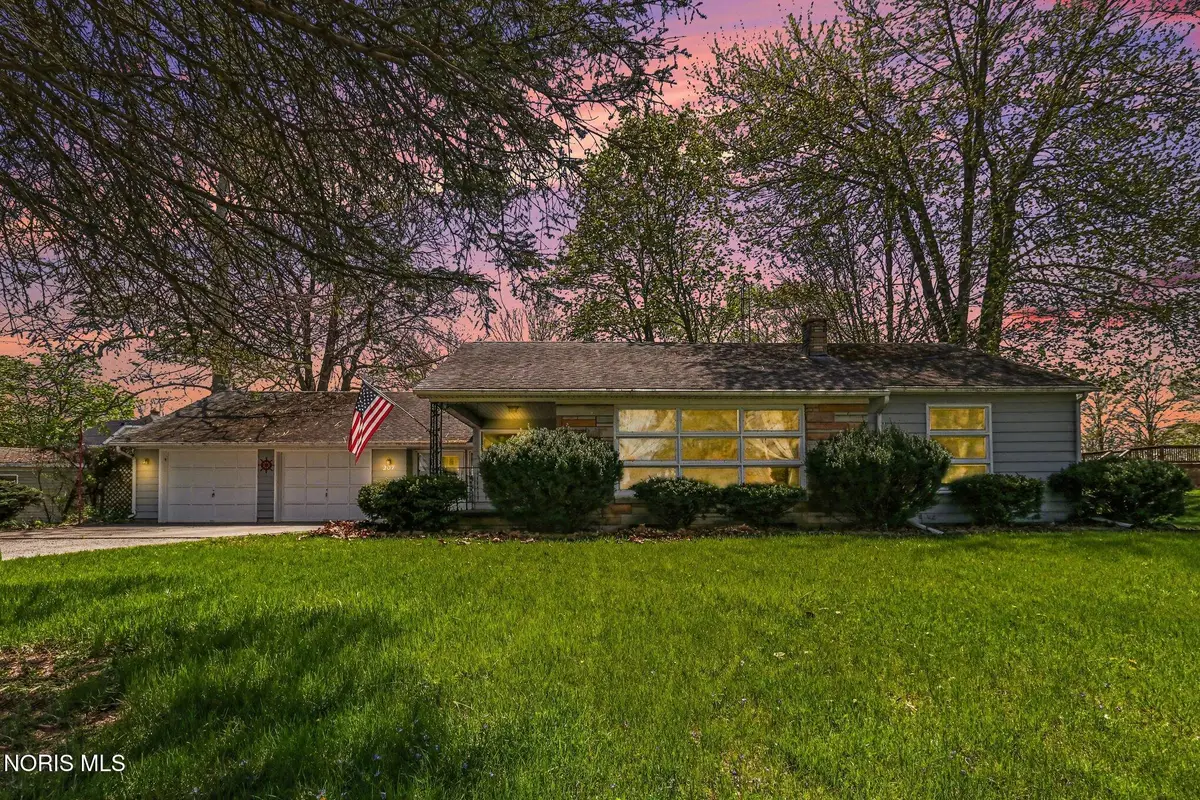 207 W Hull Street, Edgerton, OH 43517 - #1