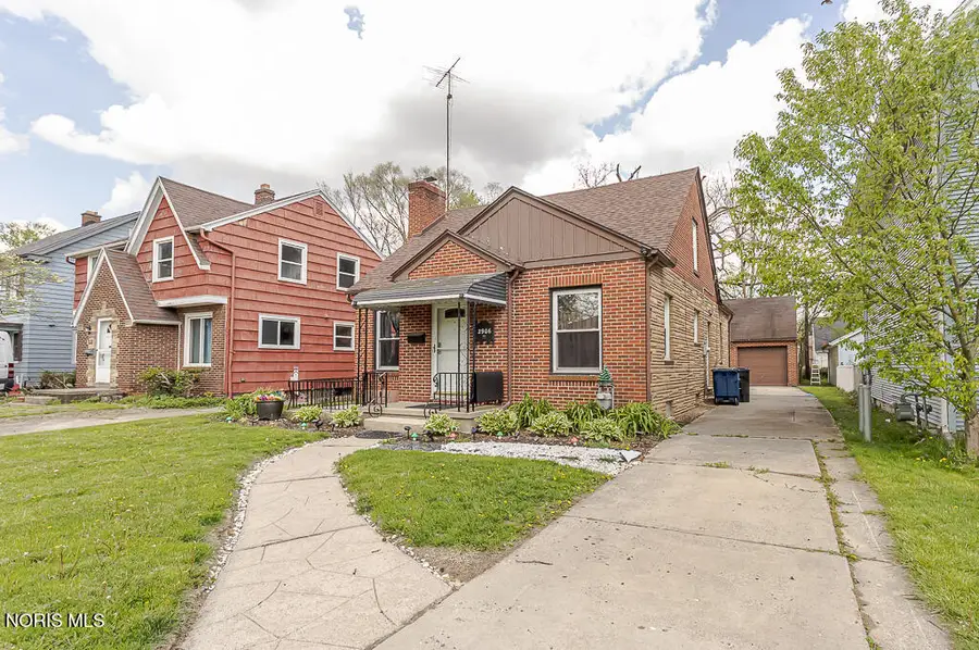 2906 Powhattan Parkway, Toledo, OH 43606 - #3