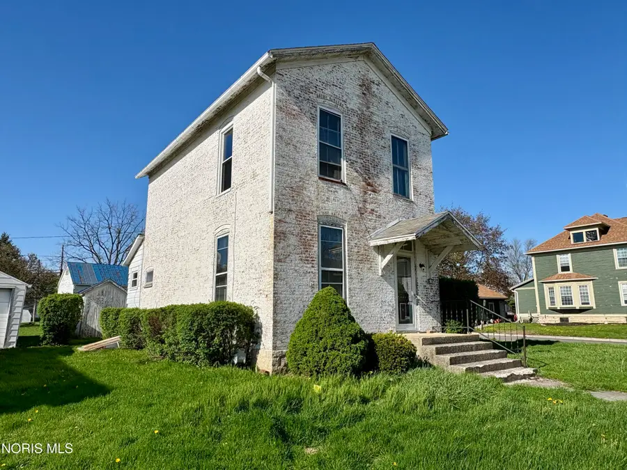 372 W Perry Street, Tiffin, OH 44883 - #2