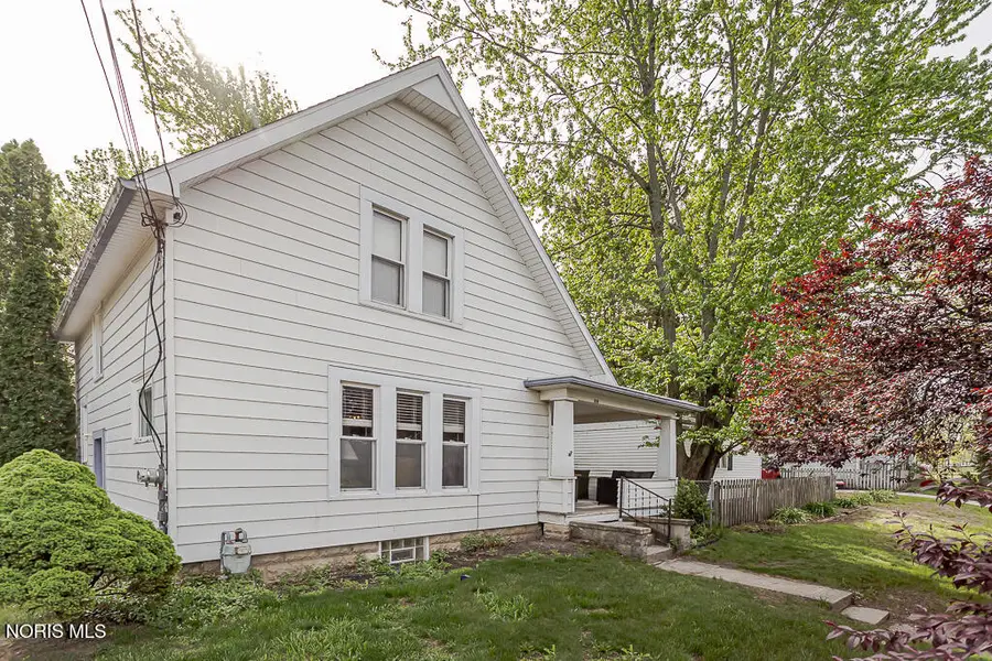 516 N Summit Street, Bowling Green, OH 43402 - #2