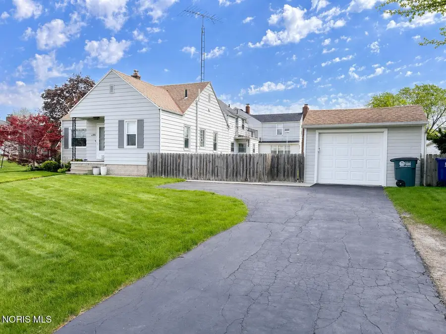2667 Wesleyan Drive, Toledo, OH 43614 - #2