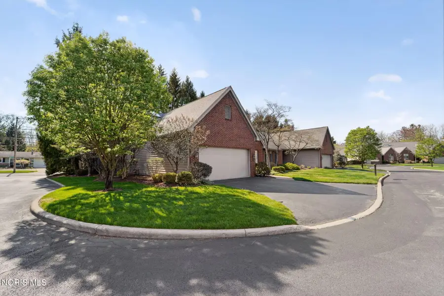 20 Main St Circle, Sylvania, OH 43560 - #2