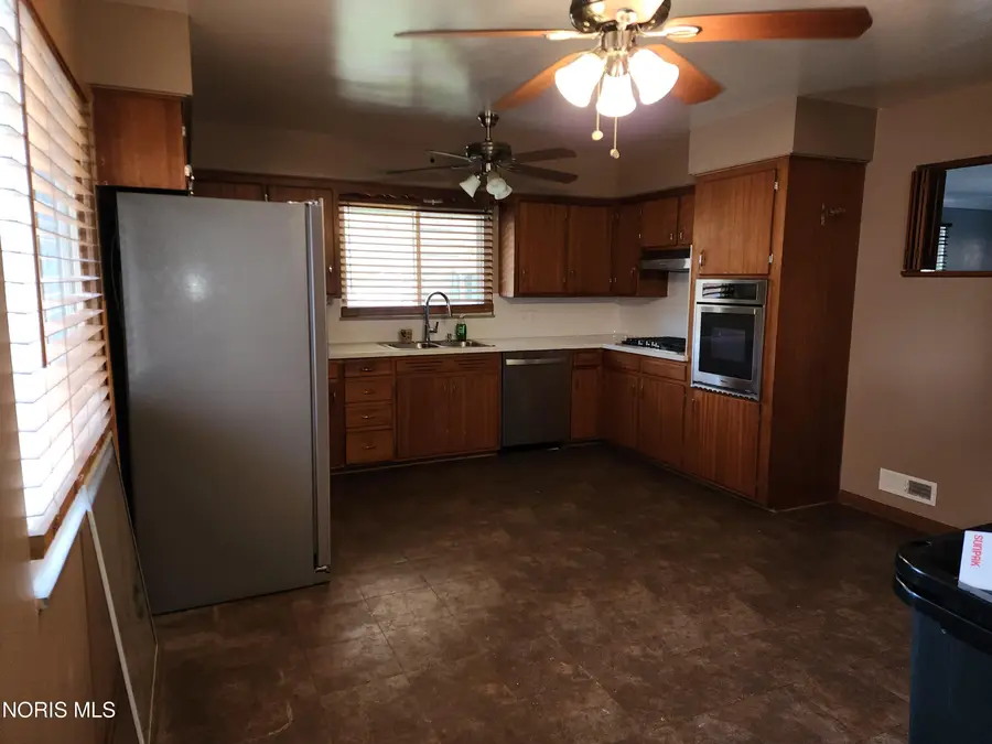 3424 Saint Bernard Drive, Toledo, OH 43613 - #3