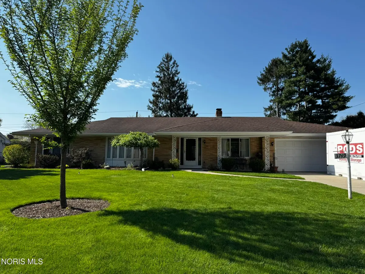 3749 N Beverly Hills Drive, Toledo, OH 43614 - #1