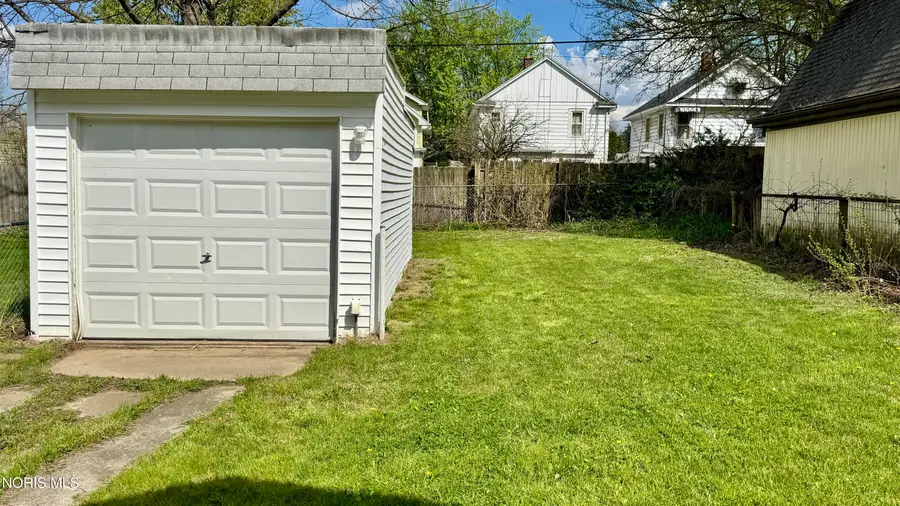 3848 Almeda Drive, Toledo, OH 43612 - #2