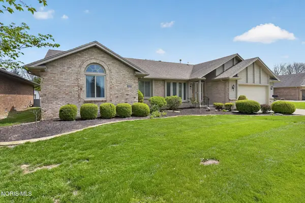 1219 Oaktree Court, Oregon, OH 43616