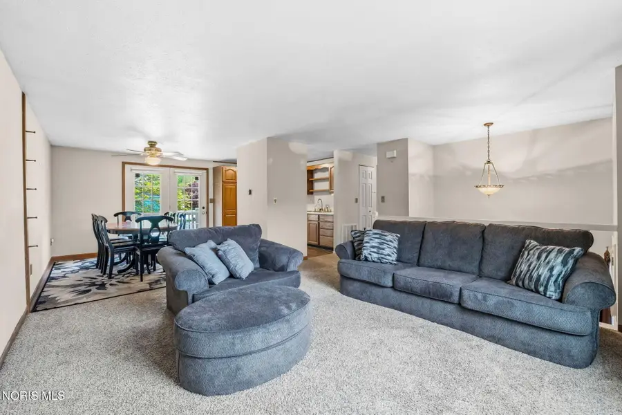 2160 Queensdale Court, Maumee, OH 43537 - #3