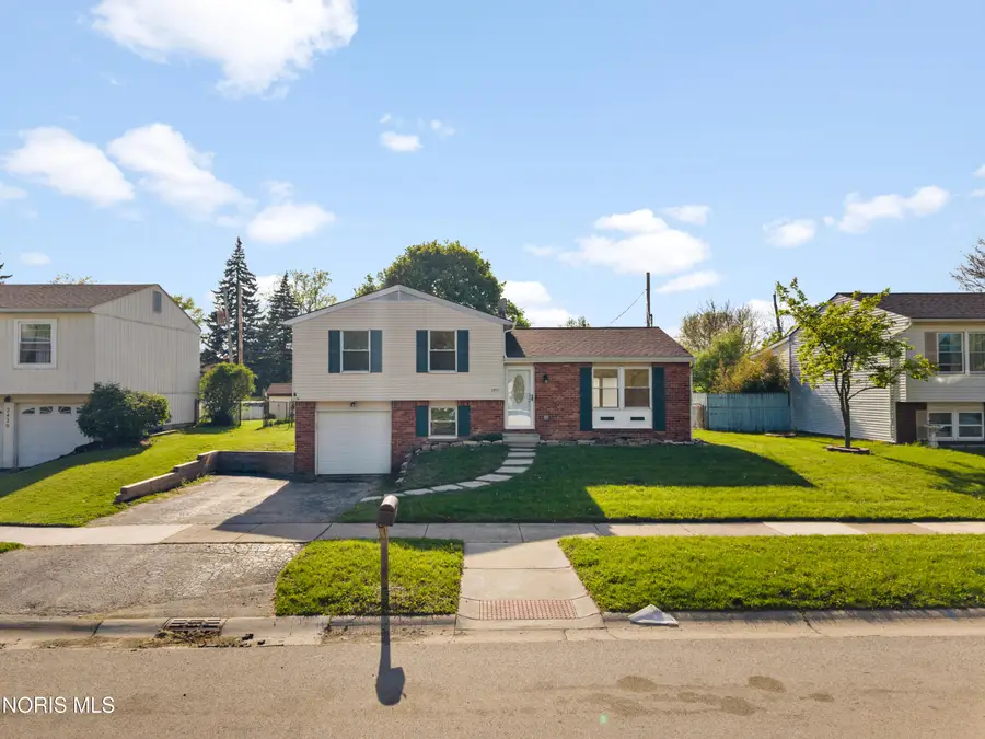 2412 Bedford Lane, Northwood, OH 43619 - #2
