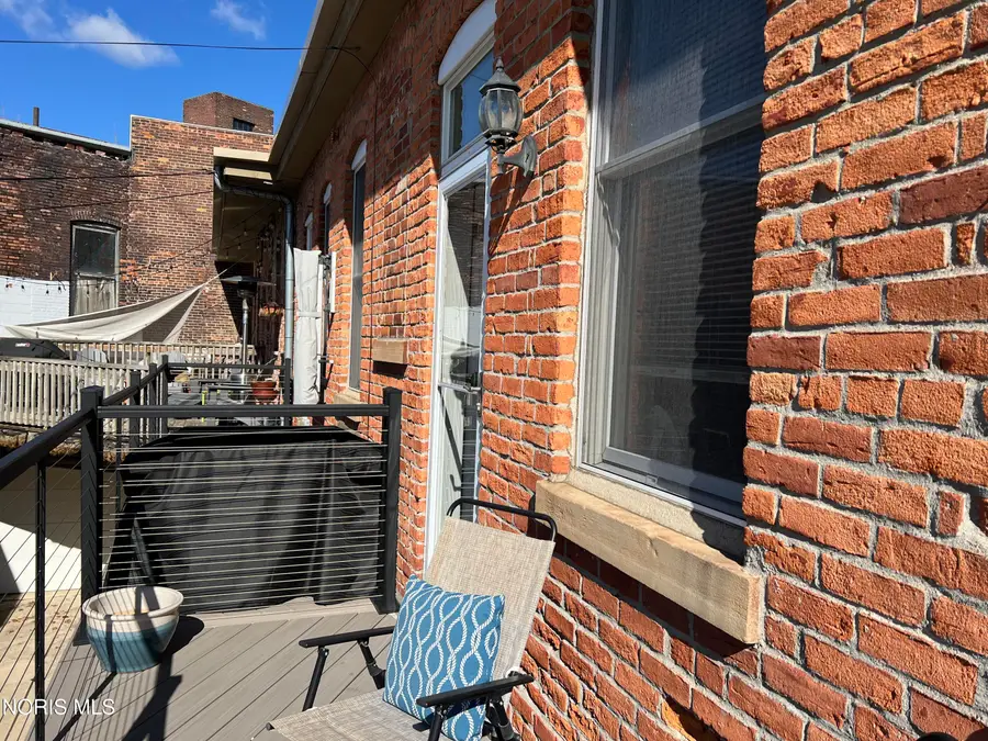 913 Washington Street, Toledo, OH 43604 - #3
