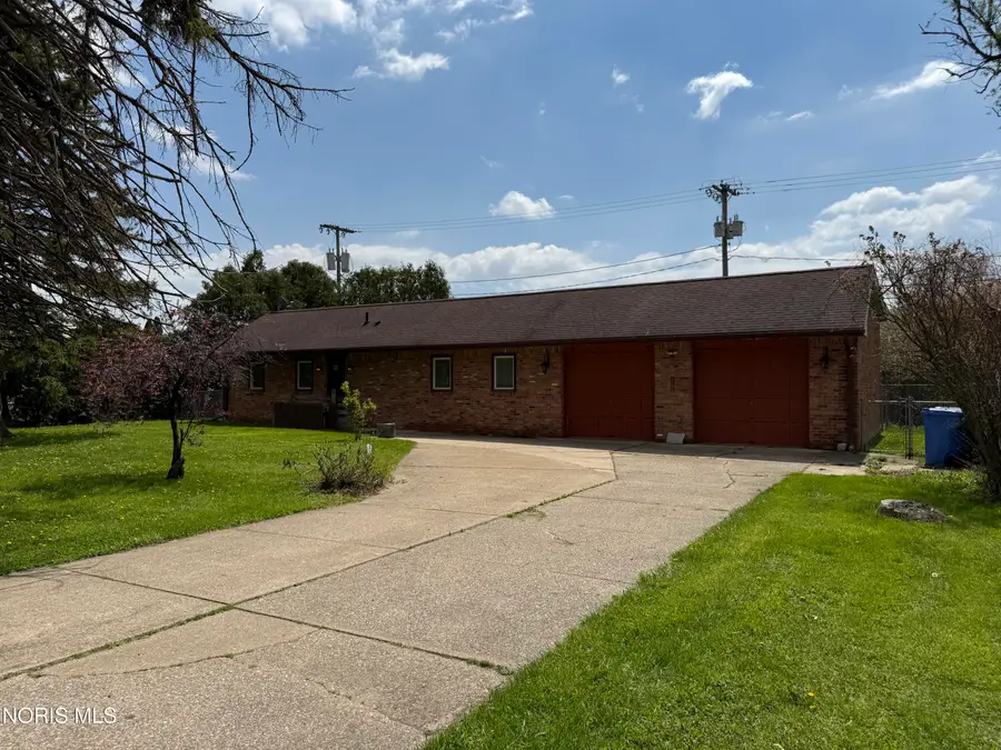605 Custer Drive, Toledo, OH 43612 - #3