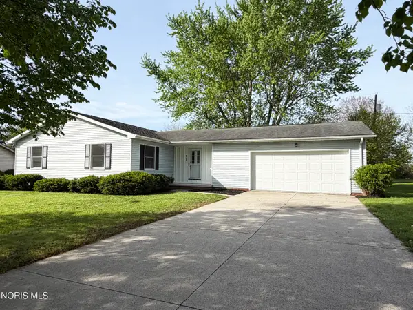 77 Barcelona Drive, Fostoria, OH 44830