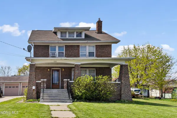 121 Bacon Street, Rossford, OH 43460