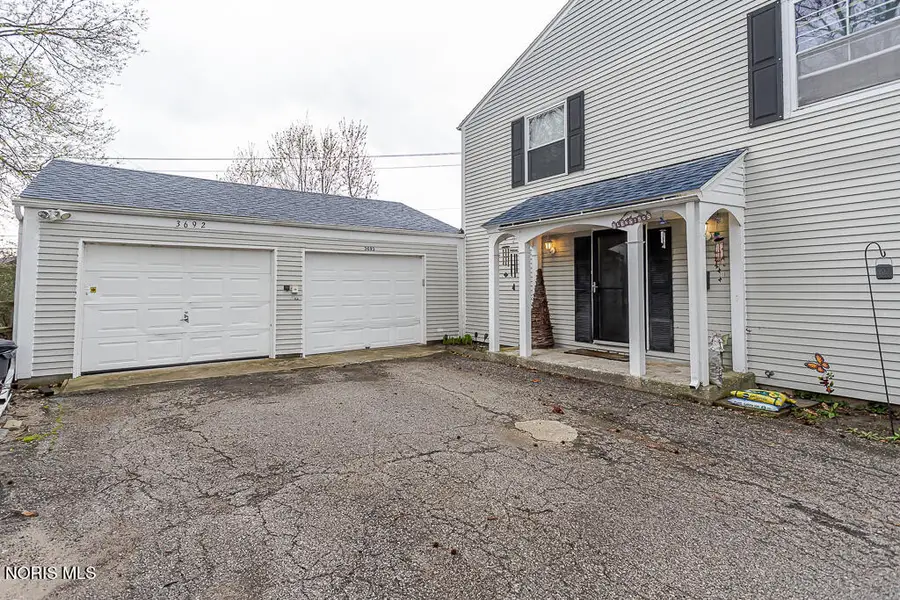 3693 Lakepointe Drive, Northwood, OH 43619 - #3