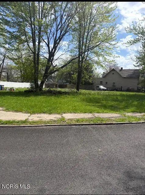670 Lorain Street, Toledo, OH 43609