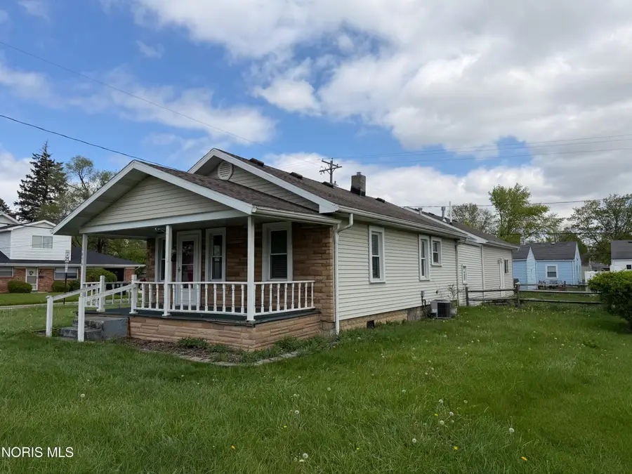 1054 Scott Street, Maumee, OH 43537 - #2
